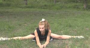 Cheerleader Stretching Flexibility Routine before Stunts, Cheer with Jennifer